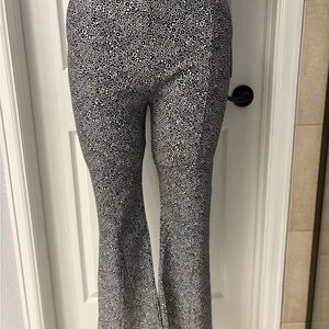Slim Factor by Investments Capri pants